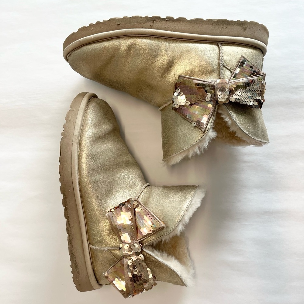 UGG Mini Sequin Bow Shiny Suede Sheepskin Lined Gold Booties Size 9 Shimmer